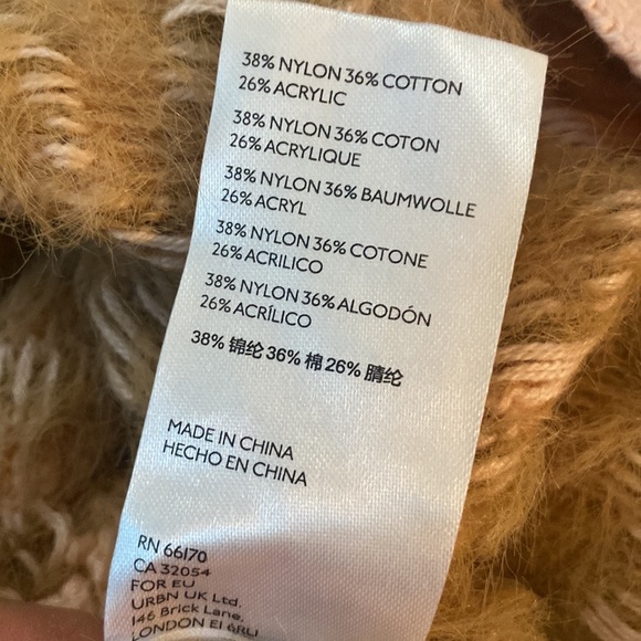 Cropped animal print sweater .  Pink and tan - Picture 4 of 4